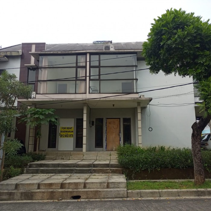 Rumah disewakan di Taman Beverly Lippo Cikarang